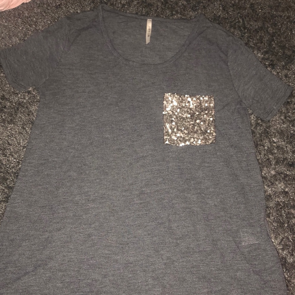 Gray sparkly pocket top